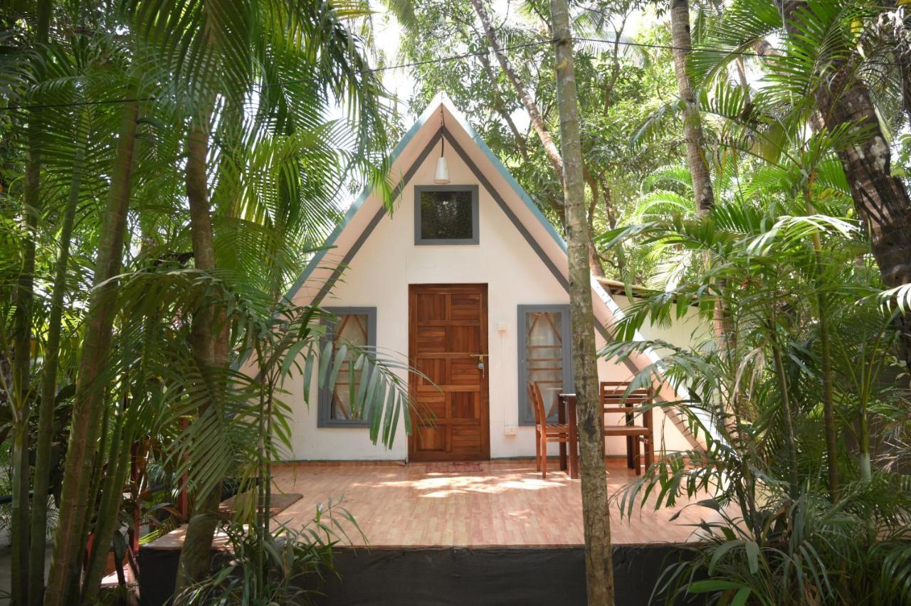 פאלולם Temple Garden Seaside Cottages מראה חיצוני תמונה