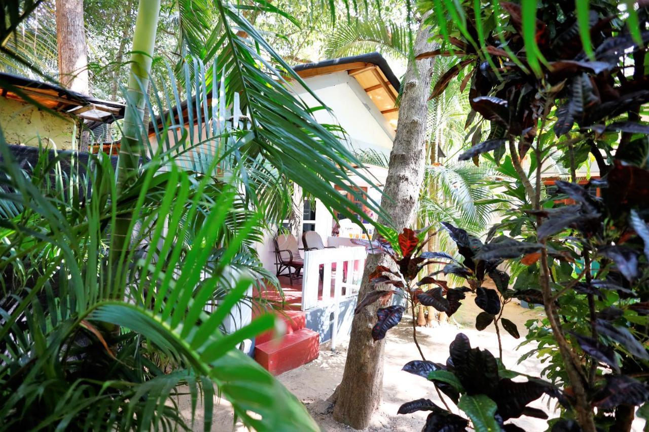 פאלולם Temple Garden Seaside Cottages מראה חיצוני תמונה
